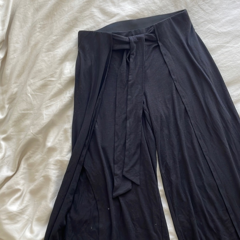Flowy Wide-Leg Crop Pants